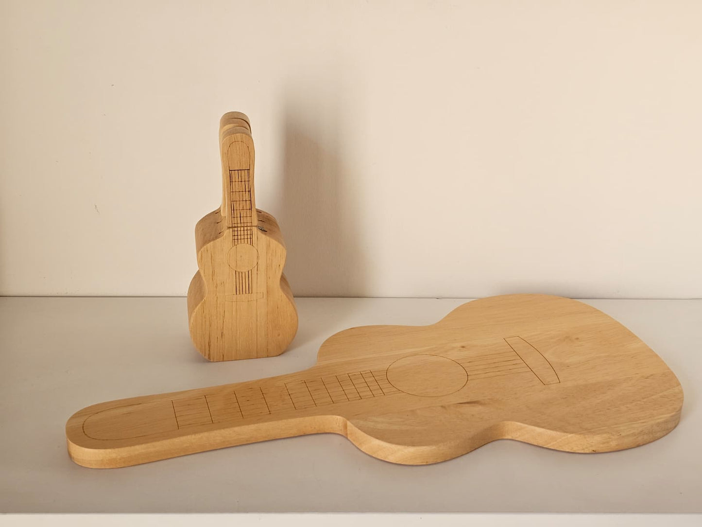 Set di TAGLIERE e COLTELLINI