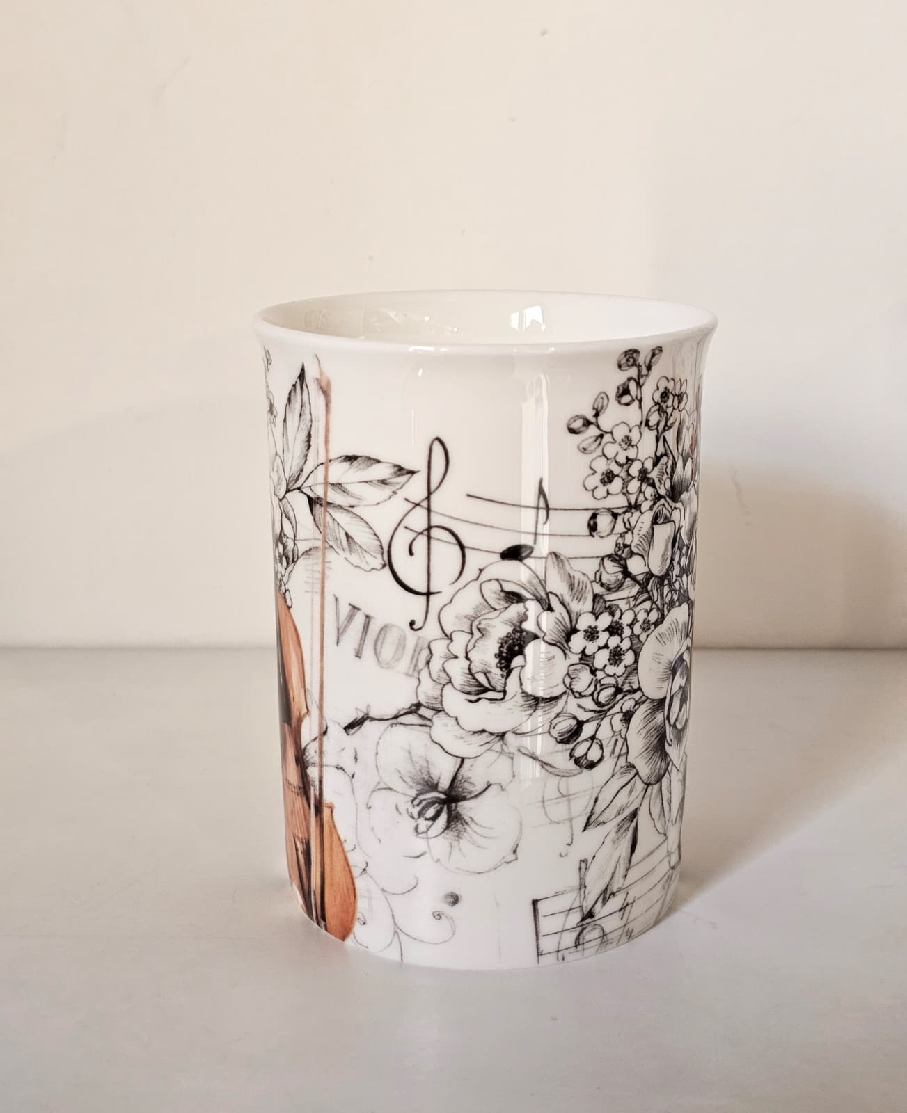 Tazza floreale con violino - interno con chiave di violino