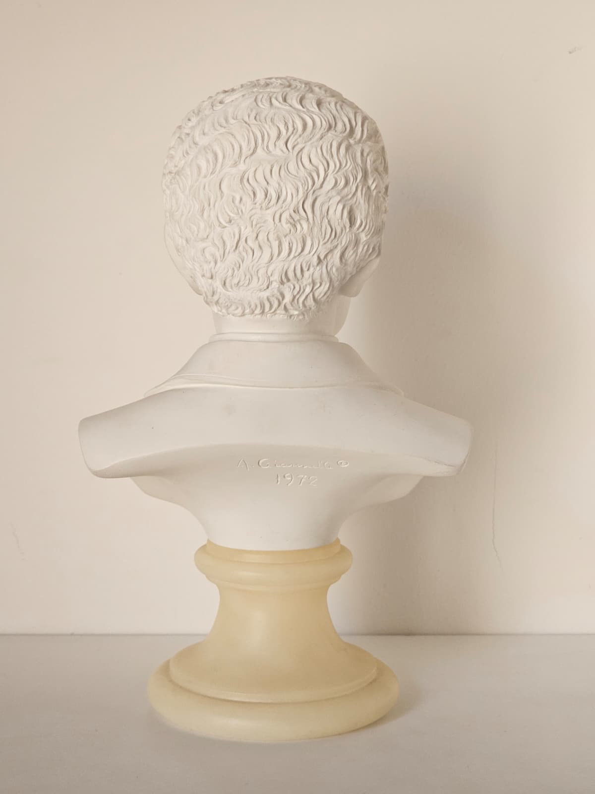 Busto Strauss – vista posteriore
